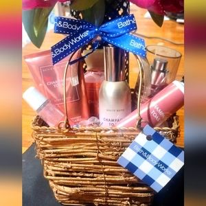 Bath & Body Works Champagne Toast Mini Gift Set Basket